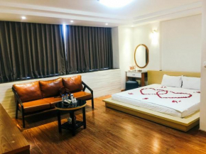 Hoàng Gia Hotel -150 Nghi Tàm HN - by BAY LUXURY